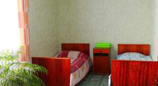 Гостиница Hostel Homeliness Обь Двухместный номер с 2 отдельными кроватями и душем-4